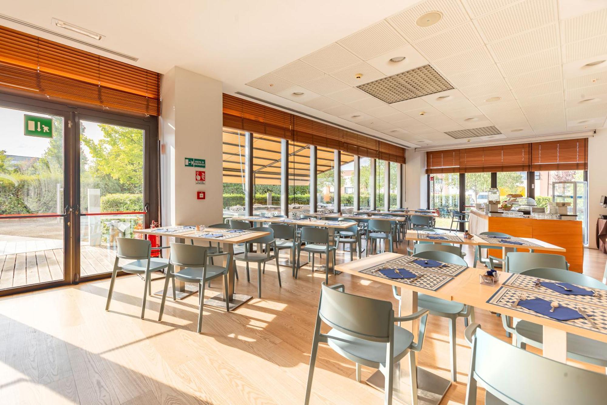 New Ipoint Hotel San Giovanni in Persiceto Zewnętrze zdjęcie