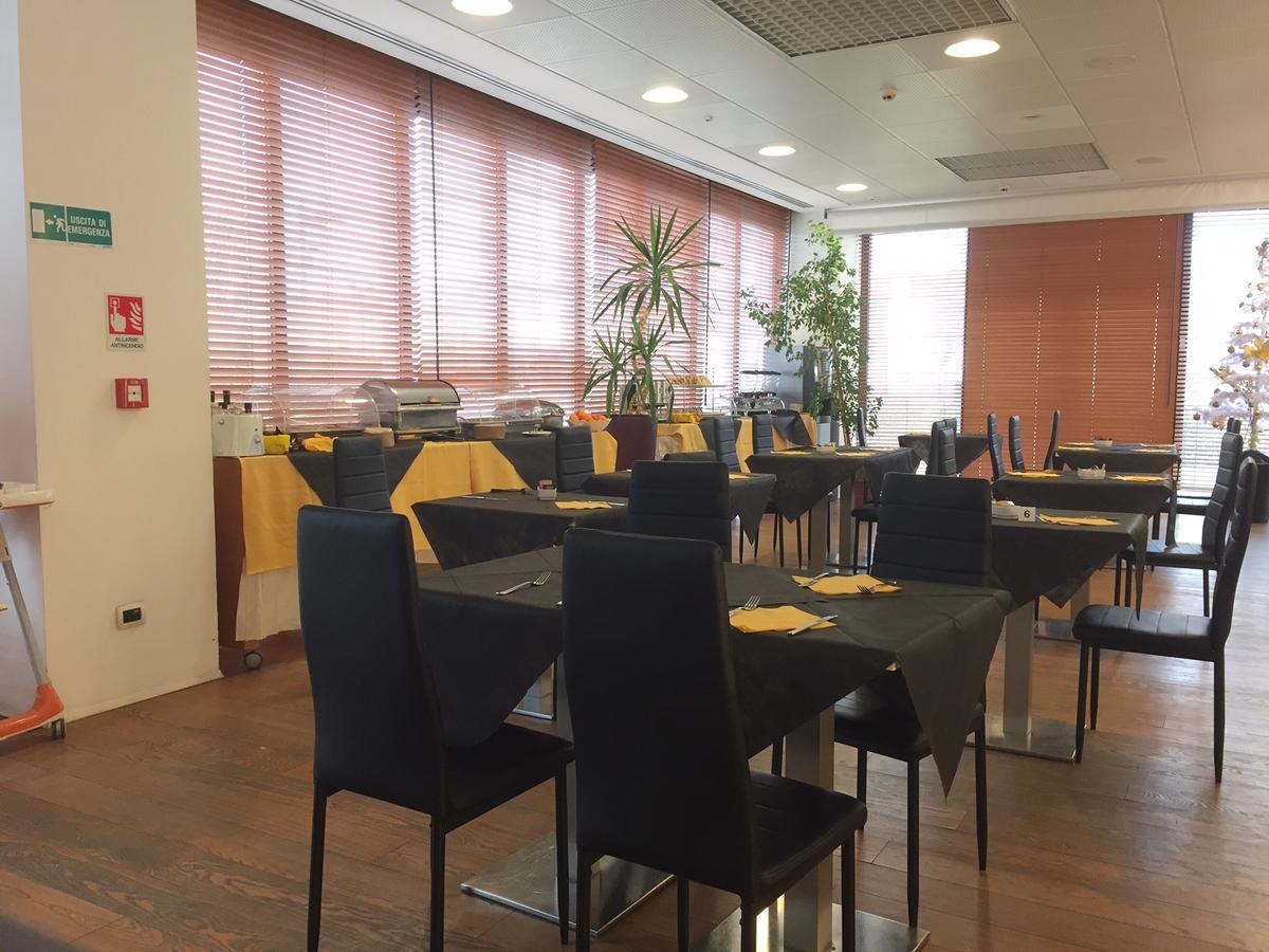 New Ipoint Hotel San Giovanni in Persiceto Zewnętrze zdjęcie