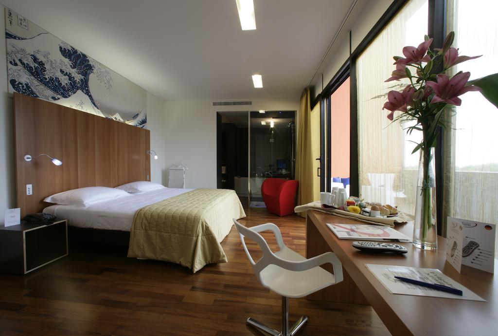 New Ipoint Hotel San Giovanni in Persiceto Zewnętrze zdjęcie